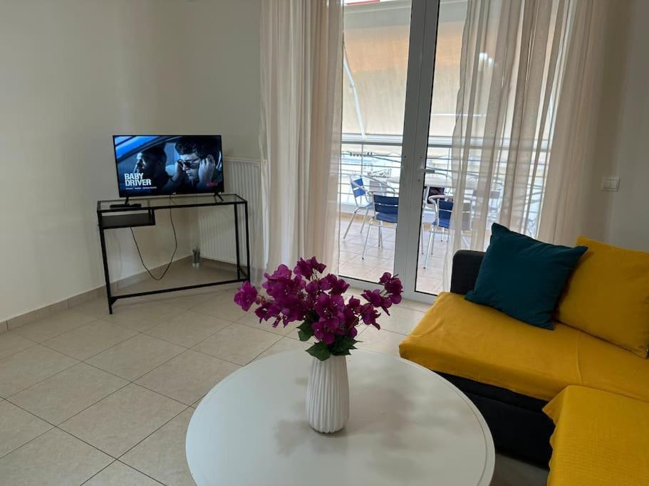 Riviera Beach, Seaside Spacious Apt. Анависсос Экстерьер фото
